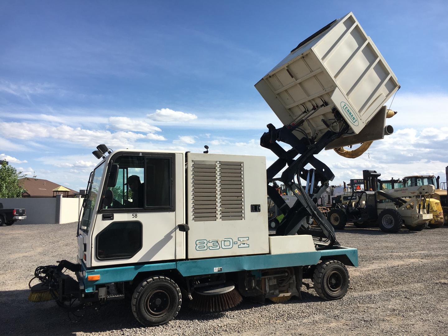 ./imagenes/INVOICE/2019/16462/BARREDORA TENNANT 830-II (38).JPG